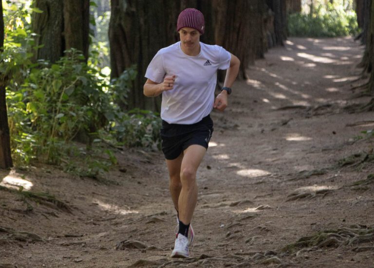 Lee más sobre el artículo De Cero a Runner: La Guía para Empezar a Correr sin Rendirte en el Intento