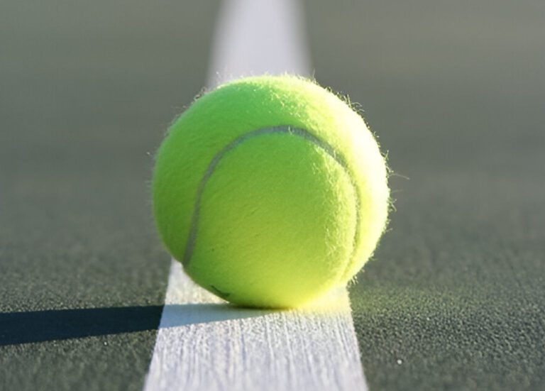 Lee más sobre el artículo 5 Tips que te Ayudarán a Mejorar en tu Próximo Partido de Tenis