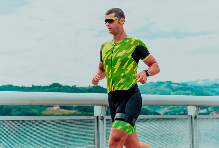 Lee más sobre el artículo Triatlón Sin Filtros: Lo Que No Todos Te Cuentan de Este Deporte